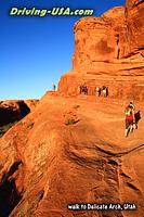 Sunset hike to Delicate Arch